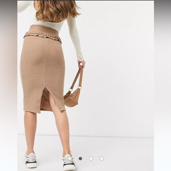 Lavish Alice x Patricia Bright |  relaxed ribbed midi pencil skirt in beige 4 - Picture 3 of 6